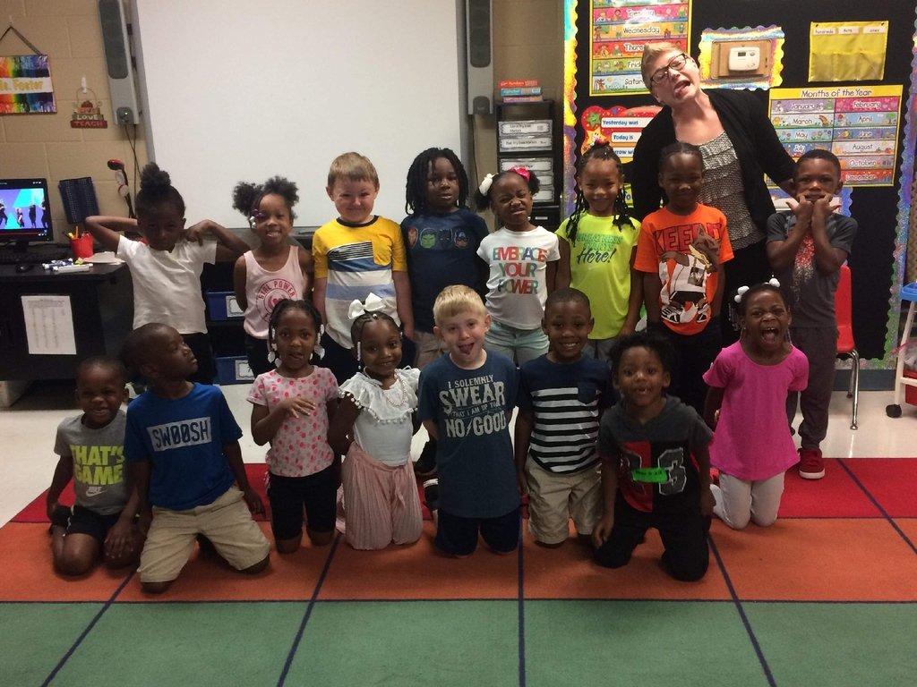 BlyPrimary's tweet photo. Our Assistant Principal, Mrs. Garris, stopped by Ms. Foster's class to read a story this morning. They posed for a silly picture together before continuing their work! #WeAreChickasaws #BPSrocks https://t.co/be0tDZ0C8S