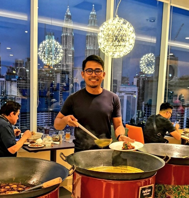 Sharmsoul's tweet photo. The reason behind my smile โบ 3 collaboration agreement in one day!
#ADayInTheLifeOfAPublicist
#LoccoMY #KeretapiSarong19
#BridgeBroadlyPR https://t.co/BNsV41DEmN