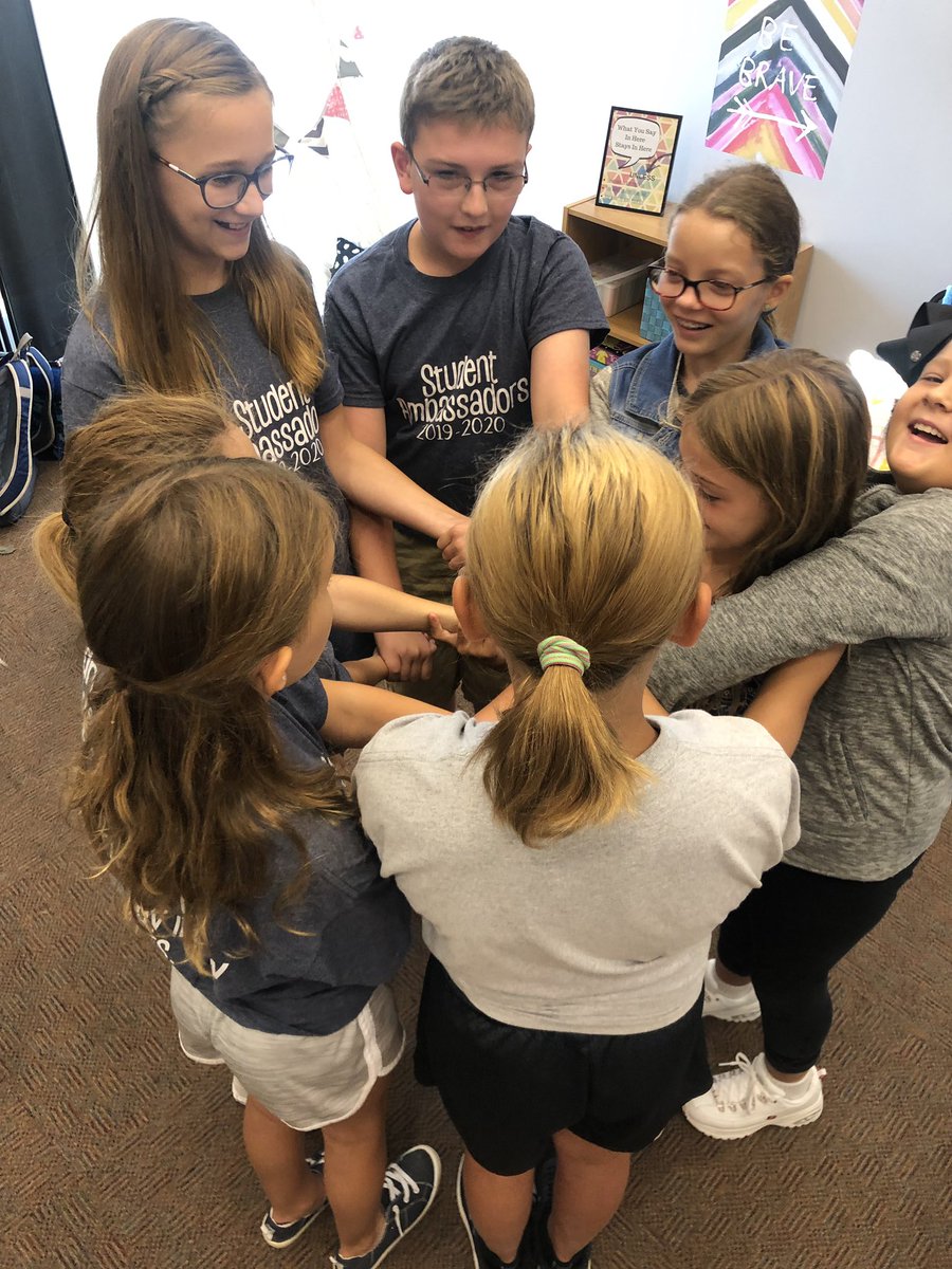 mrsharnish_WIS's tweet photo. Student Ambassadors meeting was this morning. We discussed what characteristics leaders posses. We then did some team building exercises. It was great to see the different leadership styles of this group come out! #studentleaders #kindnesscrew #studentambassadors https://t.co/4oY3YcseNi