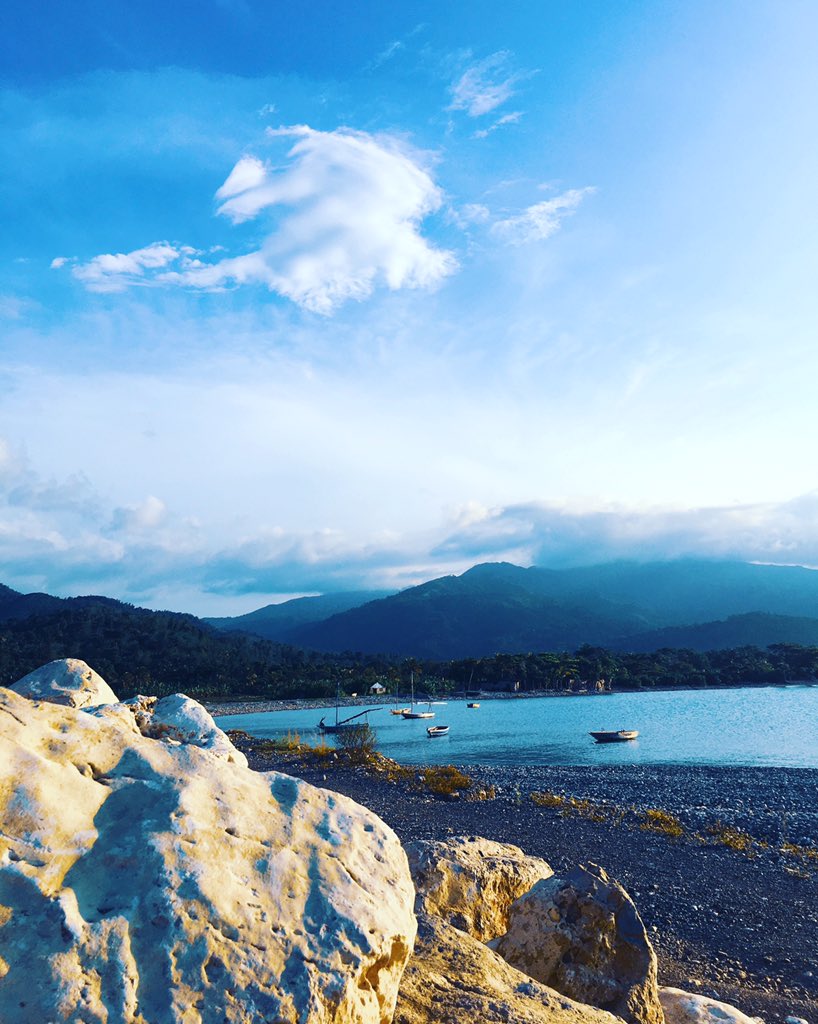 iamdarlin_'s tweet image. 📍 Saint-Louis du nord, Haiti🇭🇹 
📸@iamdarlin_ 
#shotoniphone #6sPlus