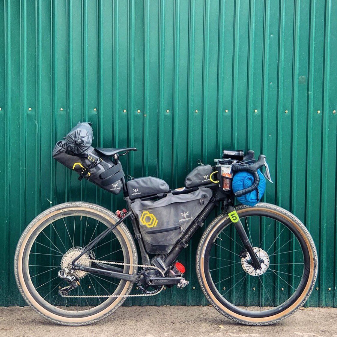 apidura's tweet image. Currently at altitude and attacking 1,700km of unforgiving Kyrgyzstani gravel on the @SilkroadMtnRace. #SRMR2019 #Apidura [Photo by Liam Yates]