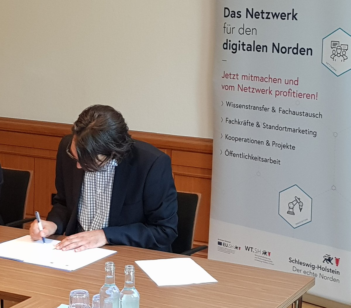Cluster_DiWiSH's tweet photo. Pressekonferenz zur #SicherheitspartnerschaftSH: Wir freuen uns, mit unserer Fachgruppe IT-Security Teil dieses Programms zu sein und mit der Expertise unserer Mitglieder dazu beizutragen, #CyberCrime in @Land_SH zu bekämpfen 💪 https://t.co/6TpCeA1Ikz