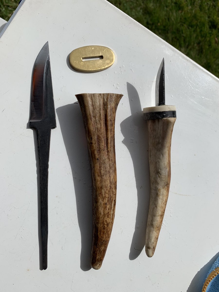Basha1972's tweet photo. That’s one of the carving knives done, just the bigger one to drill & glue in next then to think about blade covers maybe just a little slip for them both #knifekit #makeyourown #woodcarving #bushcraft #outdoors #antler #buffalohorn https://t.co/YnRhLCvGIm