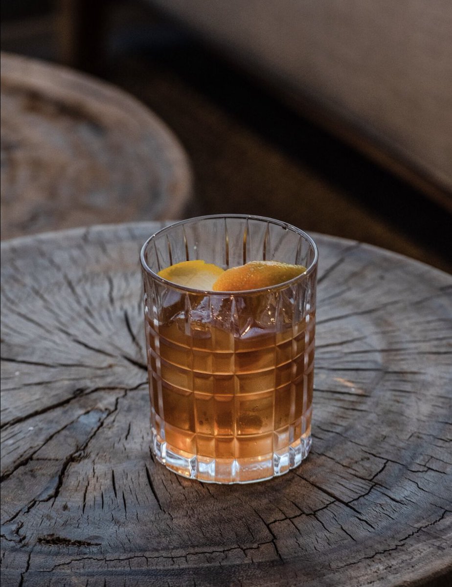 eandoathens's tweet photo. There is nothing old fashioned about a smoked old fashioned cocktail 🥃
#eandoathens | #athens | #AthensMarriott https://t.co/Hlu89zO5ug