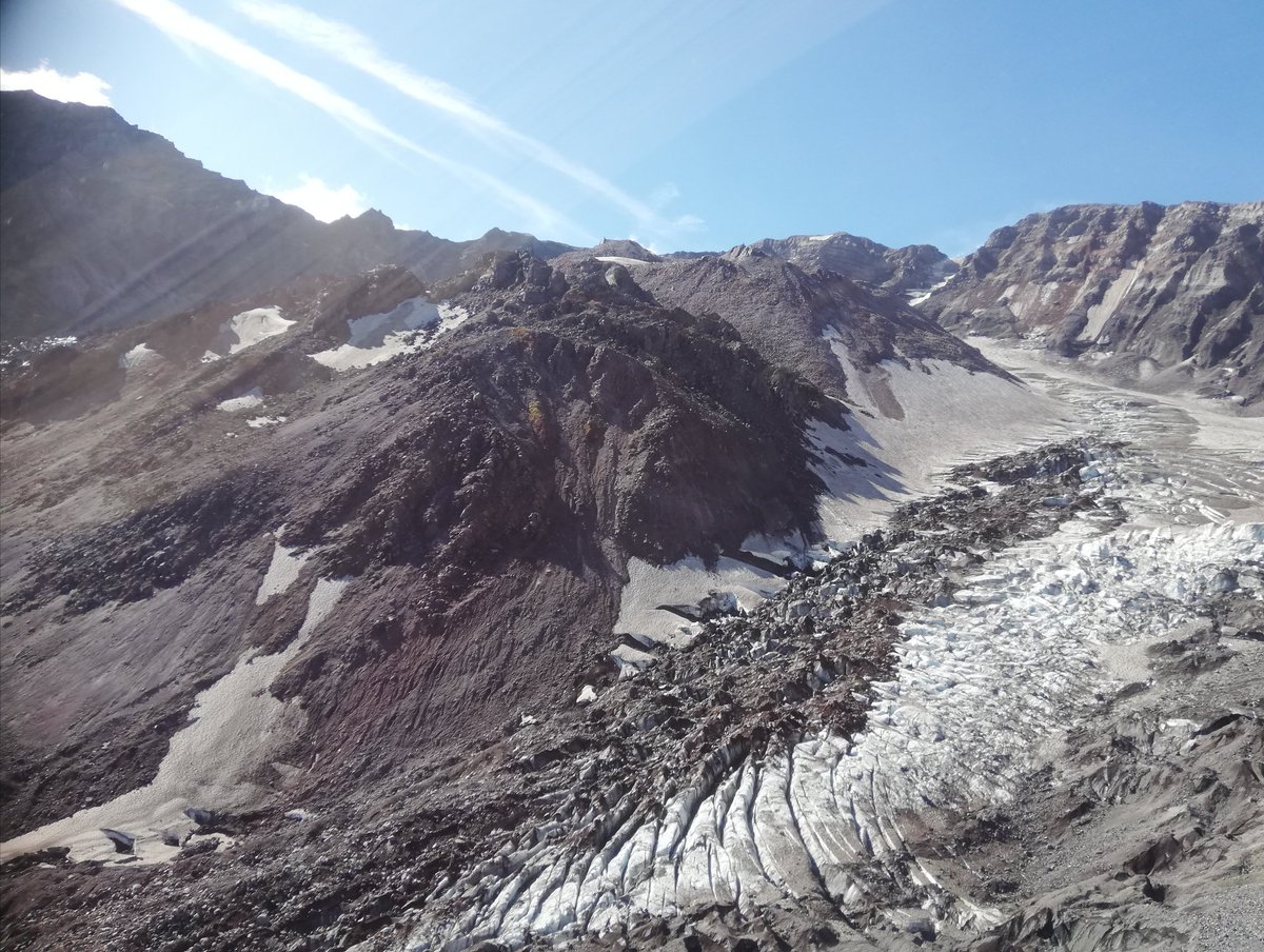 MagmaticAl's tweet photo. I think I have officially made it as a volcanologist!! Had a tremendous field week with helicopter support at Mount St. Helens. Absolutely fantastic experience with some amazing geology and accompanying geologists! Even had a mesmerising flight into the crater! @USGSVolcanoes https://t.co/yxwpwMMus9