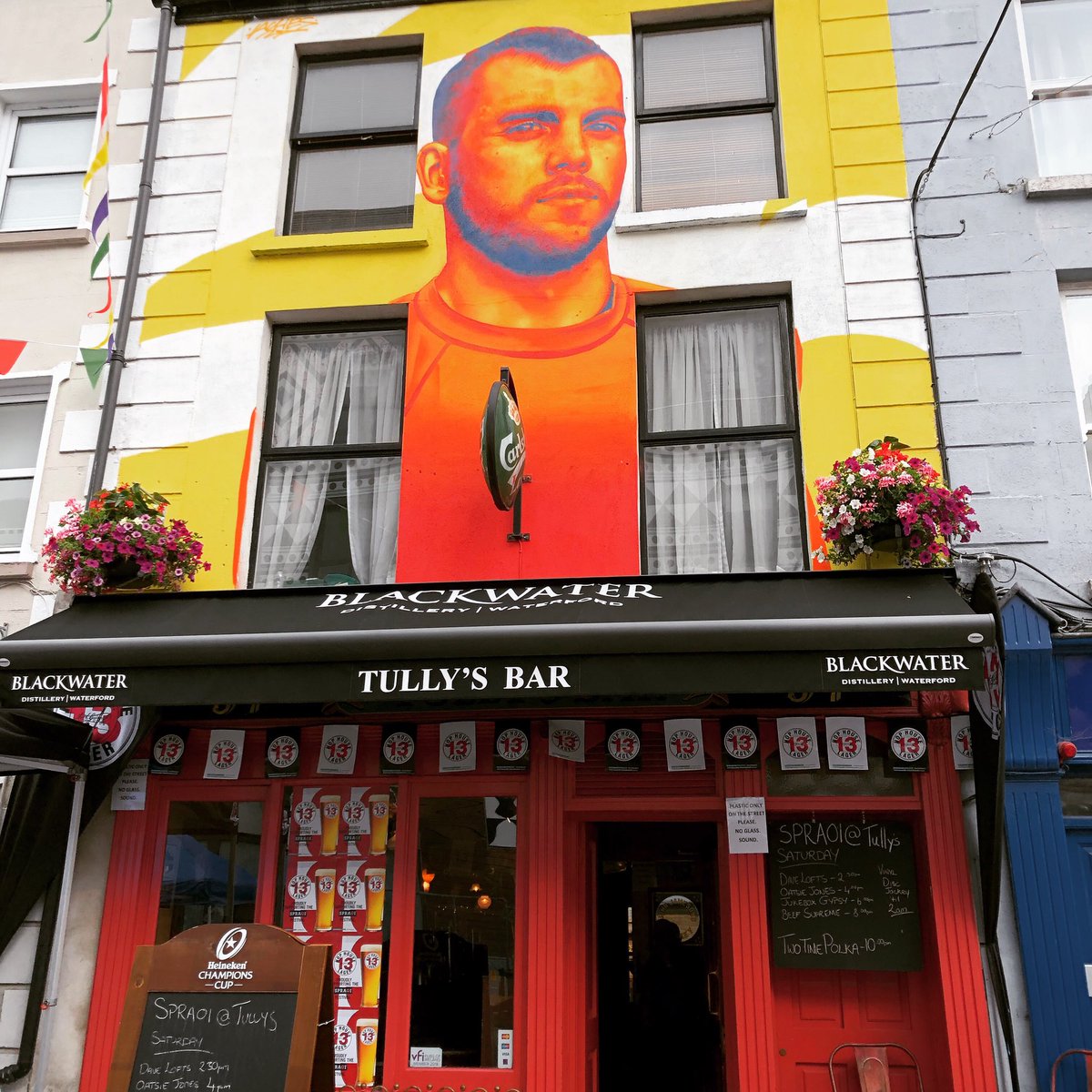 Loads happening for <a href="/WaterfordWalls/">WaterfordWalls</a> at the Festival Hub on O’Connell Street this weekend. Hit the link for all the details:
facebook.com/events/1342443…