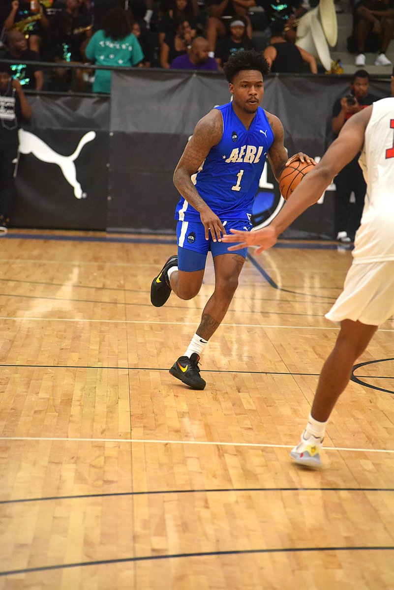 JameelahJNBA's tweet photo. Atlanta Hawks' Brandon Goodwin (@goodysav) in the @AEBLHOOPS Championship Game yesterday. #TrueToAtlanta #hoopatl #aeblhoops https://t.co/tbTzwdpyay