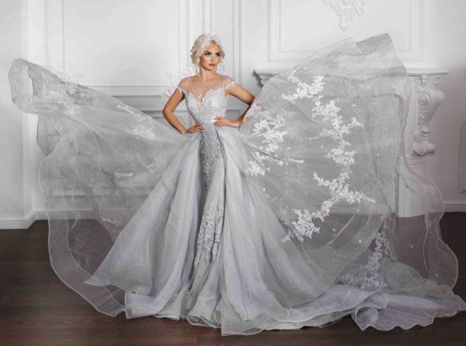 thestyleescape1's tweet photo. Bridal style inspo via https://t.co/joYXK5MIjS #weddingdress #styleinspo https://t.co/SIOXoGNA83