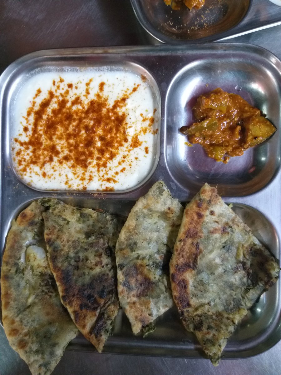 rajan_ranjana's tweet photo. #nammaChennai #snacks #Chennai
Discovered this small, quaint Mr Papdi in Bazullah Road TNagar.  Yumms Yumms parathas. They make it before u, aata not maida, not spicy and serve hot from tawa. U can ask them to make it with less chilli, less oil or more and they will happily do it https://t.co/yzMTO4Bivr