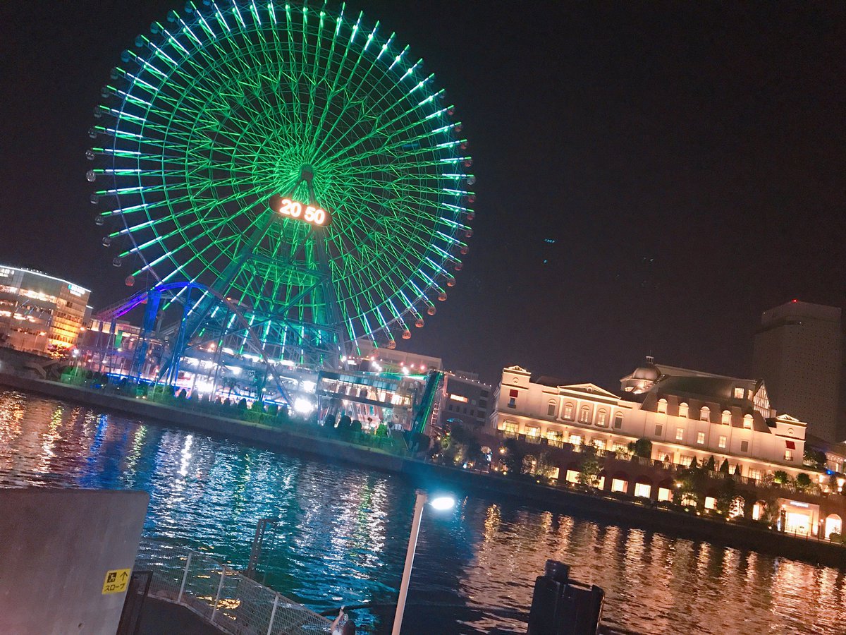 Miyaりん 旅インスタグラマー V Twitter 昨日は みなとみらい に行ってきましたー やっぱりこの夜景と 赤レンガ倉庫 の雰囲気大好き コーデ写真 ファッション 桜木町 ワンピース 夏コーデ スカートコーデ 花柄ワンピ インスタグラマー