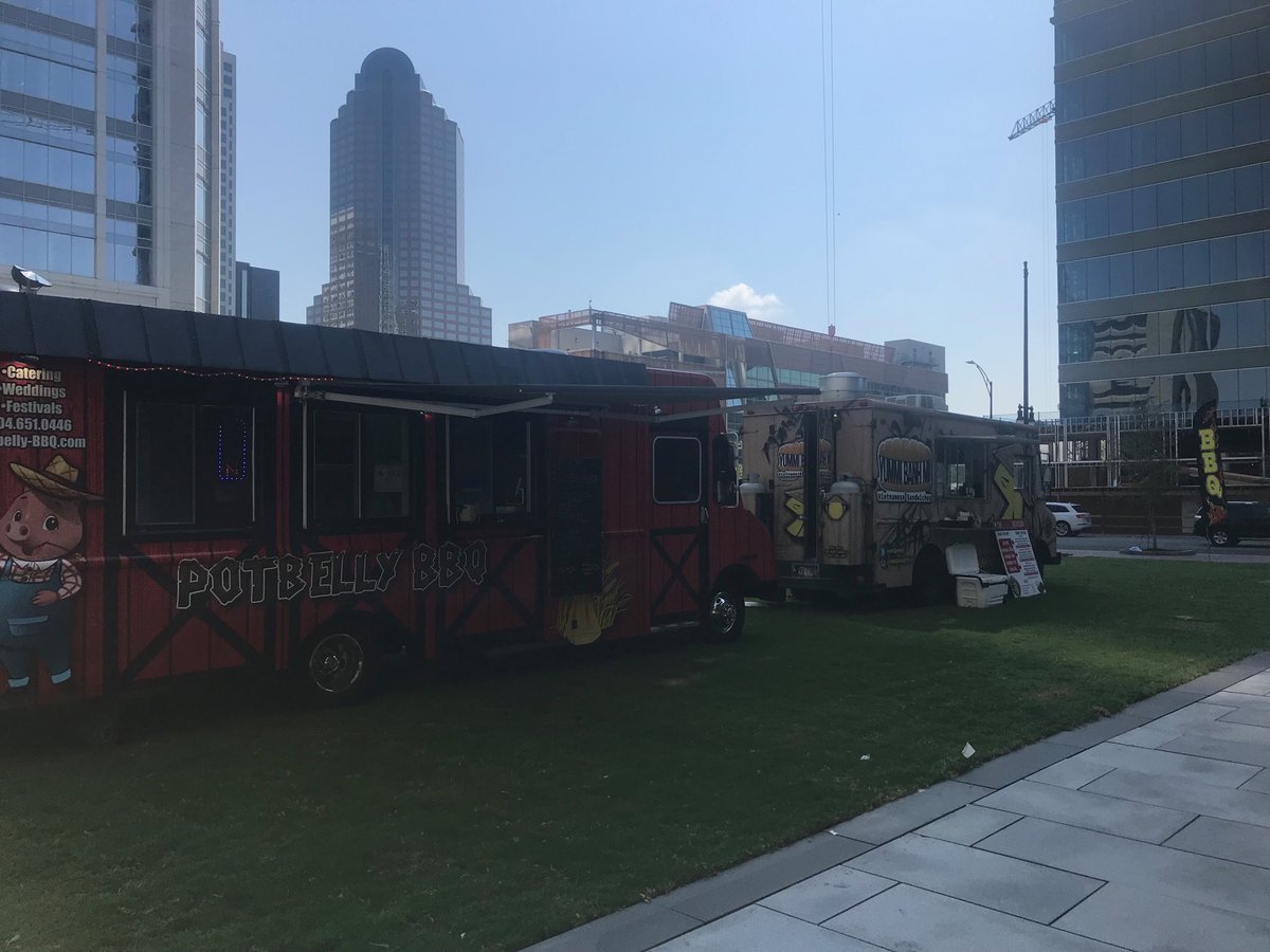 POTBELLY BBQ tweet media