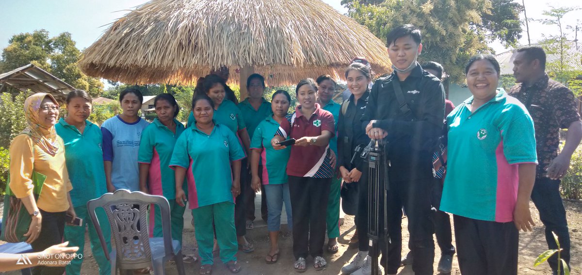 "Kader Posyandu desa Pajinian, Adonara Barat, Flores Timur, NTT" saat kunjungan <a href="/YPPS_Flotim/">Yayasan Pengkajian dan Pengembangan Sosial</a> bersama media nasional (<a href="/Majalah_Tempo/">MajalahTEMPO</a> dan <a href="/Metro_TV/">METRO TV</a> TV 26 Juli 2019 dan menyaksikan pelaksanaan PMT Terfokus <a href="/GerobakCinta/">irvan rizkiyanto</a> untuk  @gempurStunting