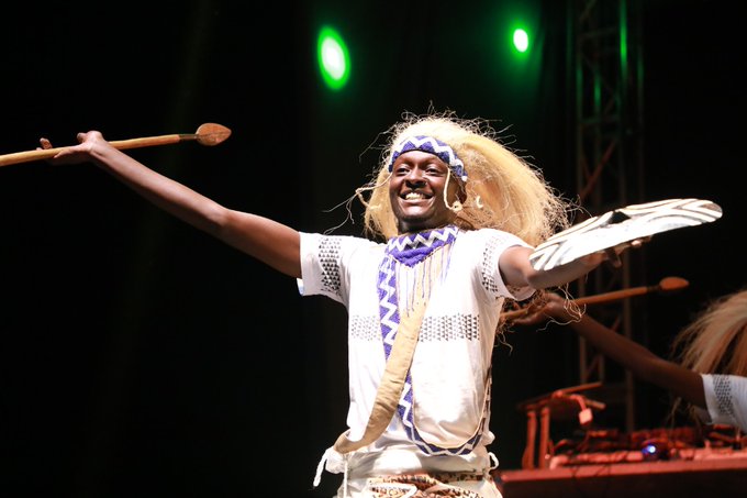 Muzungu4's tweet photo. Video: Watch #Urukerereza Live Performance during #IwacuMuzikaFestival2019 in #Kigali. 

Link: https://t.co/LqIgqihfaV

via @kigalitoday

#SIMBAinRwanda
#IwacuMuzikaFestival2019 #Rwanda @IwacuMuzika
 
@MINISPOC #Gakondo #UmucoNyarwanda @urukerereza https://t.co/iXMY9ND1Ve