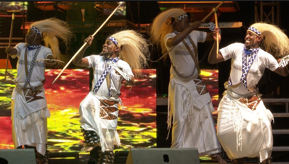 Muzungu4's tweet photo. Video: Watch #Urukerereza Live Performance during #IwacuMuzikaFestival2019 in #Kigali. 

Link: https://t.co/LqIgqihfaV

via @kigalitoday

#SIMBAinRwanda
#IwacuMuzikaFestival2019 #Rwanda @IwacuMuzika
 
@MINISPOC #Gakondo #UmucoNyarwanda @urukerereza https://t.co/iXMY9ND1Ve
