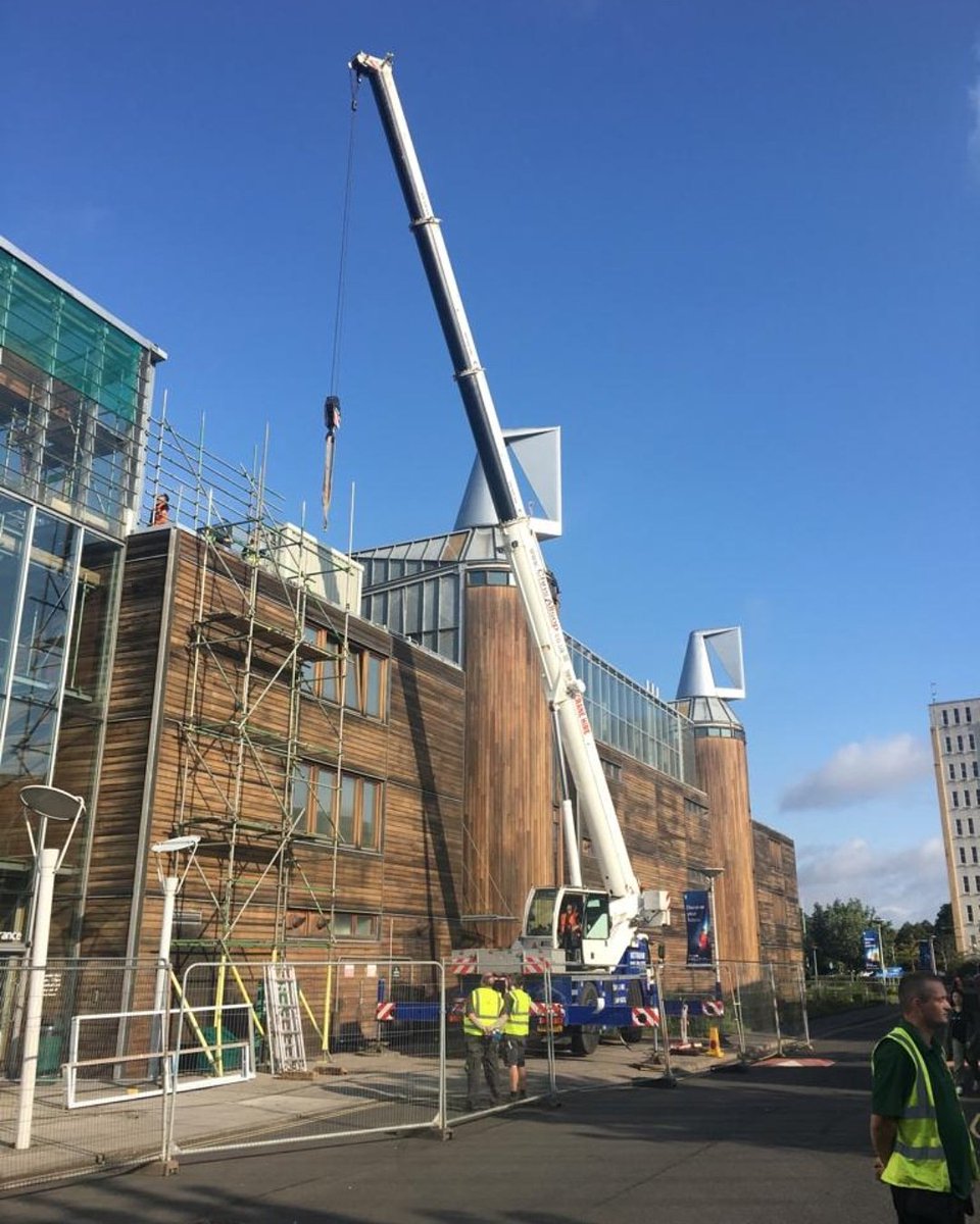 chris_allsop's tweet photo. โ๏ธHappy Monday everyone! What a great day for some maintenance work at The University of Nottingham ๐๏ธ
The university are a long-standing customer of ours, always a pleasure! ๐๐ค @UniofNottingham
#cranehire #uniofnottingham #nottsuni #monday #pictureoftheday #photooftheday https://t.co/9yD6UrP7nW