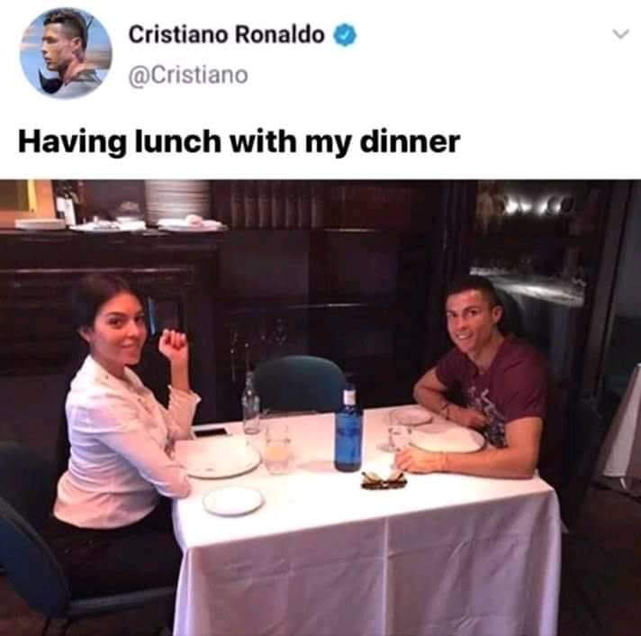 Rouwz90's tweet photo. @B3laze Even Ronaldo is having lunch with his Dinner, it's not new to us🤔 https://t.co/sC0C1SLWmR