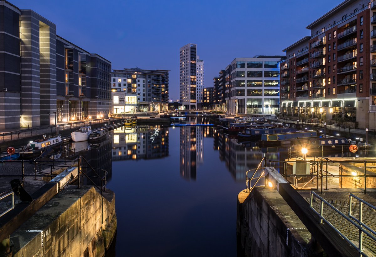 AireApartments's tweet photo. In celebration of #worldphotographyday here are two beautiful pictures beside the river Aire (The Calls, #Leeds). https://t.co/TiN28rmvs9