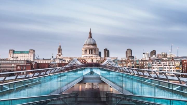 awoffices's tweet photo. It’s #worldphotoday so we’re sharing this fab image of our favourite city...

We can’t say it enough: #London is THE #BEST place to be based and with the #sun shining everything feels awesome.

#MondayMotivation #entrepreneur #freelance #KingsCross #coworking #cultur https://t.co/1TVlPGDFru