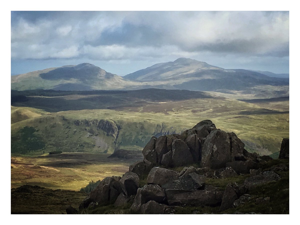 hillwalker66's tweet photo. Phone shot of my view from Saturday nights #wildcamp on Rhobell Fawr. #iphine https://t.co/VHzv4G2tNe