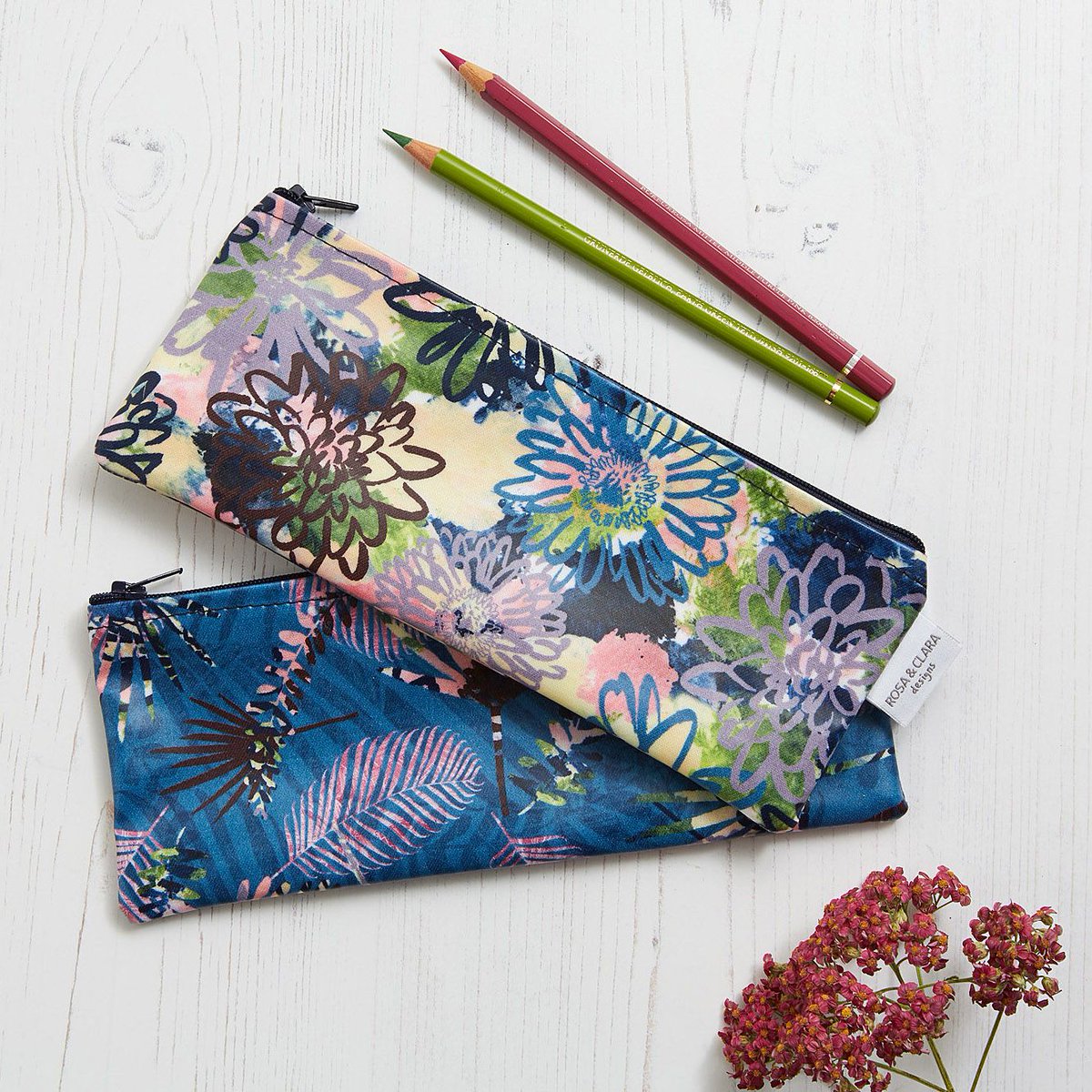 Two new pencil cases just added to the website! For that #backtoschool feeling. buff.ly/2Z8Od5b