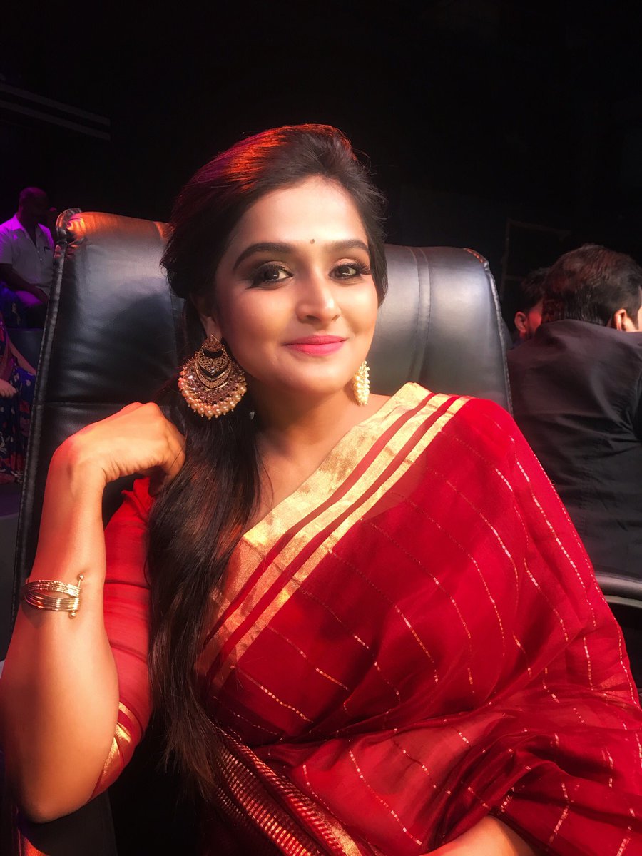 nambessan_ramya's tweet photo. #sunsinger #music ❤️ https://t.co/cCISmWL9bM