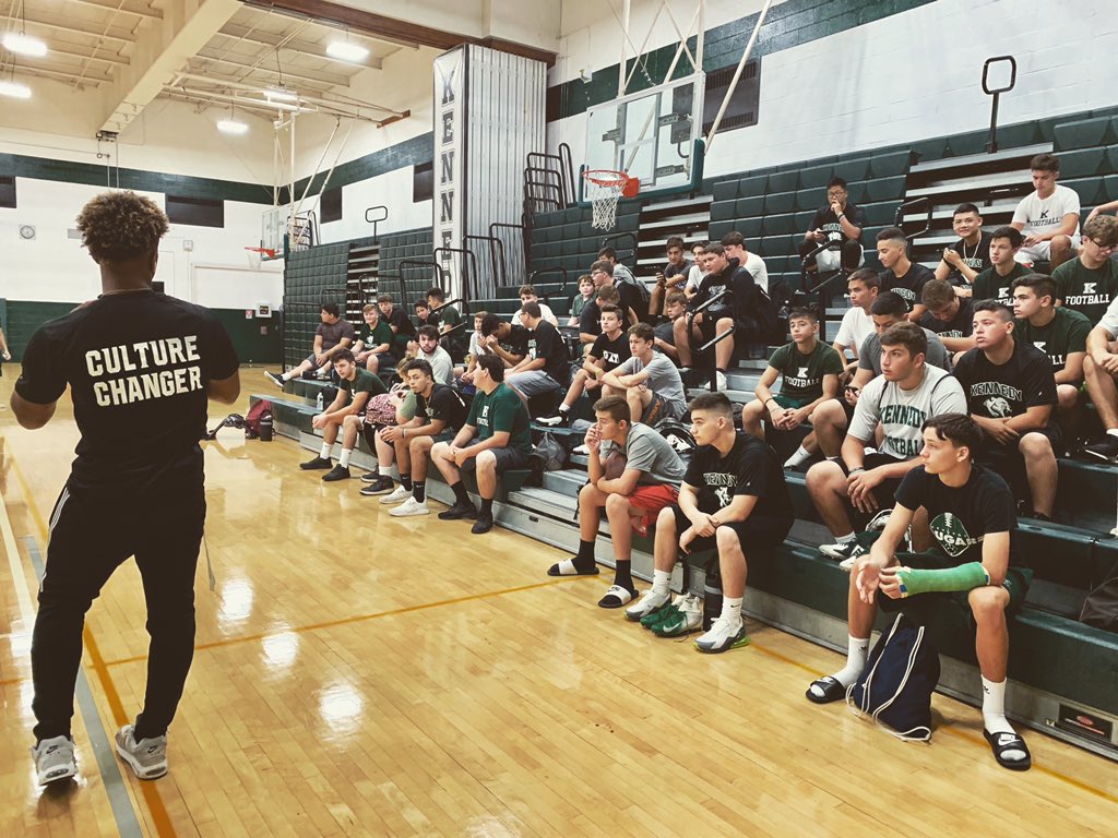 CoachGattusJFK's tweet photo. Day 1 of the 2019 Football Season Officially Starts Today... LETS GOOOOOOOO

#huntsuccess #culturechanger #letsgooooooo #getitdone https://t.co/3pXh2lWQzB