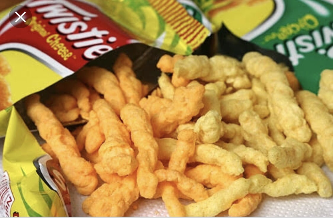 Fidan_Shevket's tweet photo. The question: Cheese or Chicken Twisties Roscoe? 🤨 #SurvivorAU https://t.co/bluW1nszNU