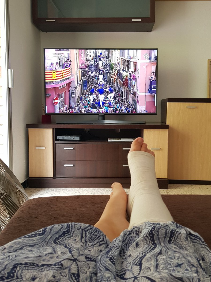 tulineta1987's tweet photo. Veient la diada de Sant Magí, des de casa. #castellstv #castellstac12 #SantMagi2019 https://t.co/JALrwFRqA0