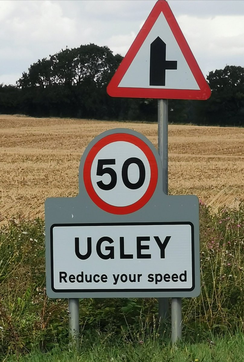 Senar1's tweet photo. A bit harsh... but I'll do my best 😳
#senmonro #funny #speedlimit #roadsigns #fast #car https://t.co/veqiinvmFP