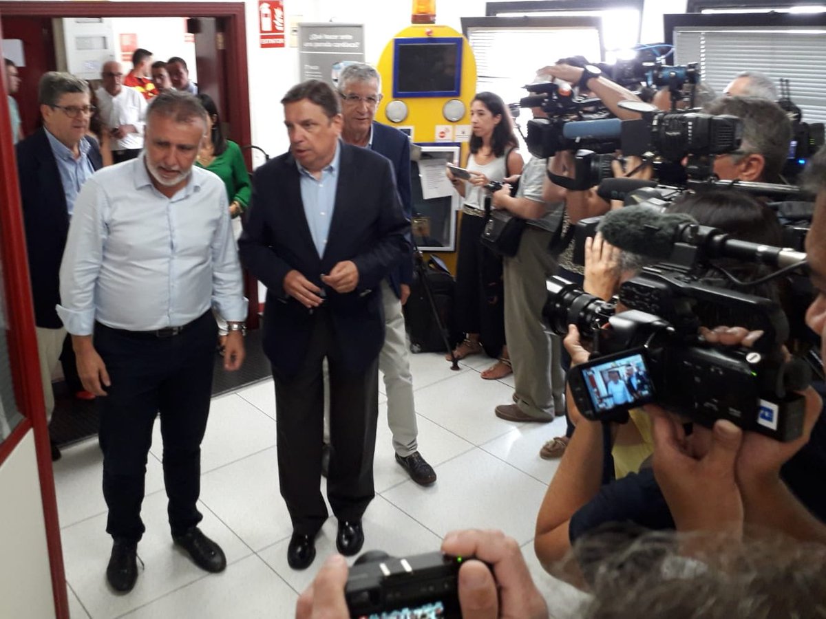 jmhoyo1's tweet photo. Vamos a vencer al fuego!
Desde #Brunete enviamos un gran abrazo y nuestra solidaridad a las vecinas y vecinos de #GranCanaria con el deseo de que el dramático incendio que asola la isla sea prontamente sofocado.
#IIFF
#IFValleseco #IFGranCanaria https://t.co/yZYIDFf00i