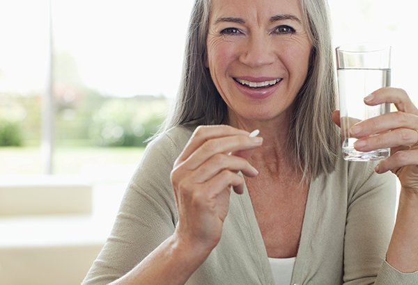 FDAInspects's tweet photo. Whether you’re in your 60s or heading into your 90s, older adults need to be especially careful when taking prescription and over-the-counter meds, including herbal preparations and supplements. LEARN MORE in this #FDAConsumerUpdate: https://t.co/4KmsCKEIS1 https://t.co/SWIG56SRzh