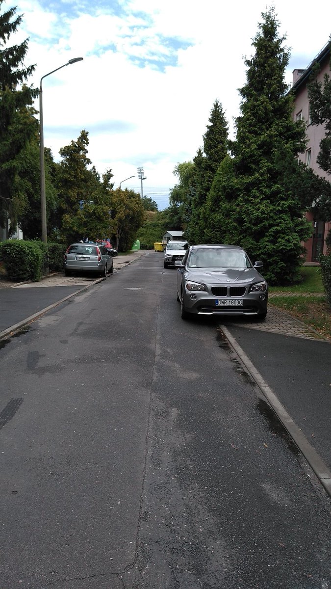 APadniewski's tweet image. A pieszych zapraszamy... gdzie indziej. #Różana @AkcjaMiasto @SutrykJacek