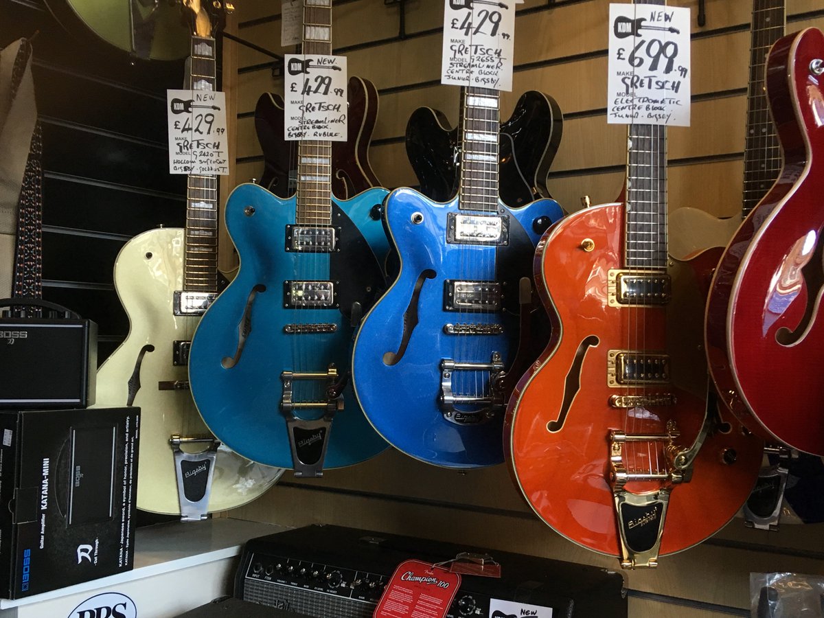 We've had a few new Gretsch Bigsby's in store

All in varying colours and all looking beautiful 😍😍