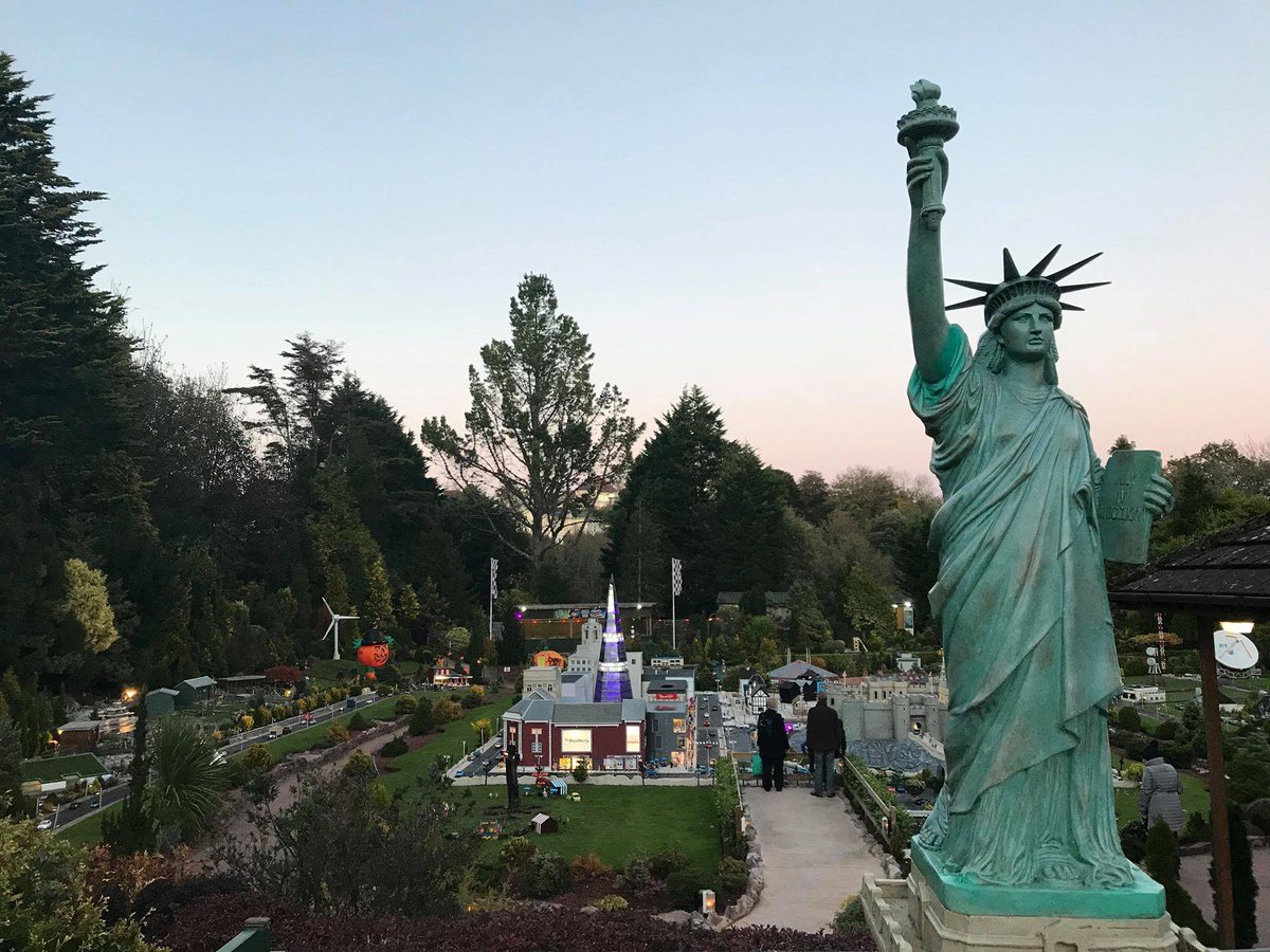 verytinytweets's tweet image. No need to travel to New York, come and see our very own Statue of Liberty! #Devon #EnglishRiviera #Selfie