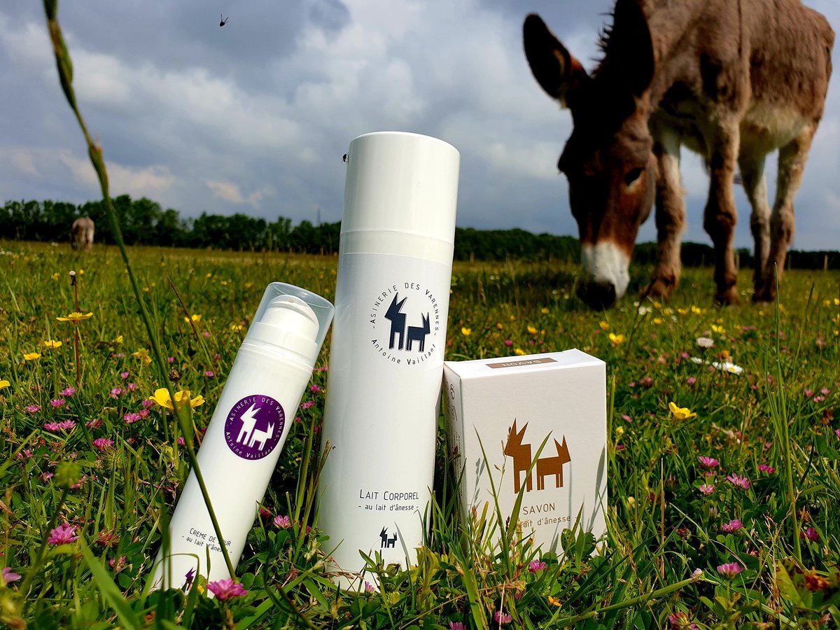 lepanierlocal's tweet photo. Une superbe adresse à découvrir à Dompierre-Sur-Mer : L'asinerie des varennes👌
Une production bio et un élevage respectueux de la nature et de nos amis les animaux, nous on ADORE😍
💚 Découvrez et faites-vous livrer leurs produits via notre shop : https://t.co/zuhcpkMWkB https://t.co/EG8W2Ito1Y