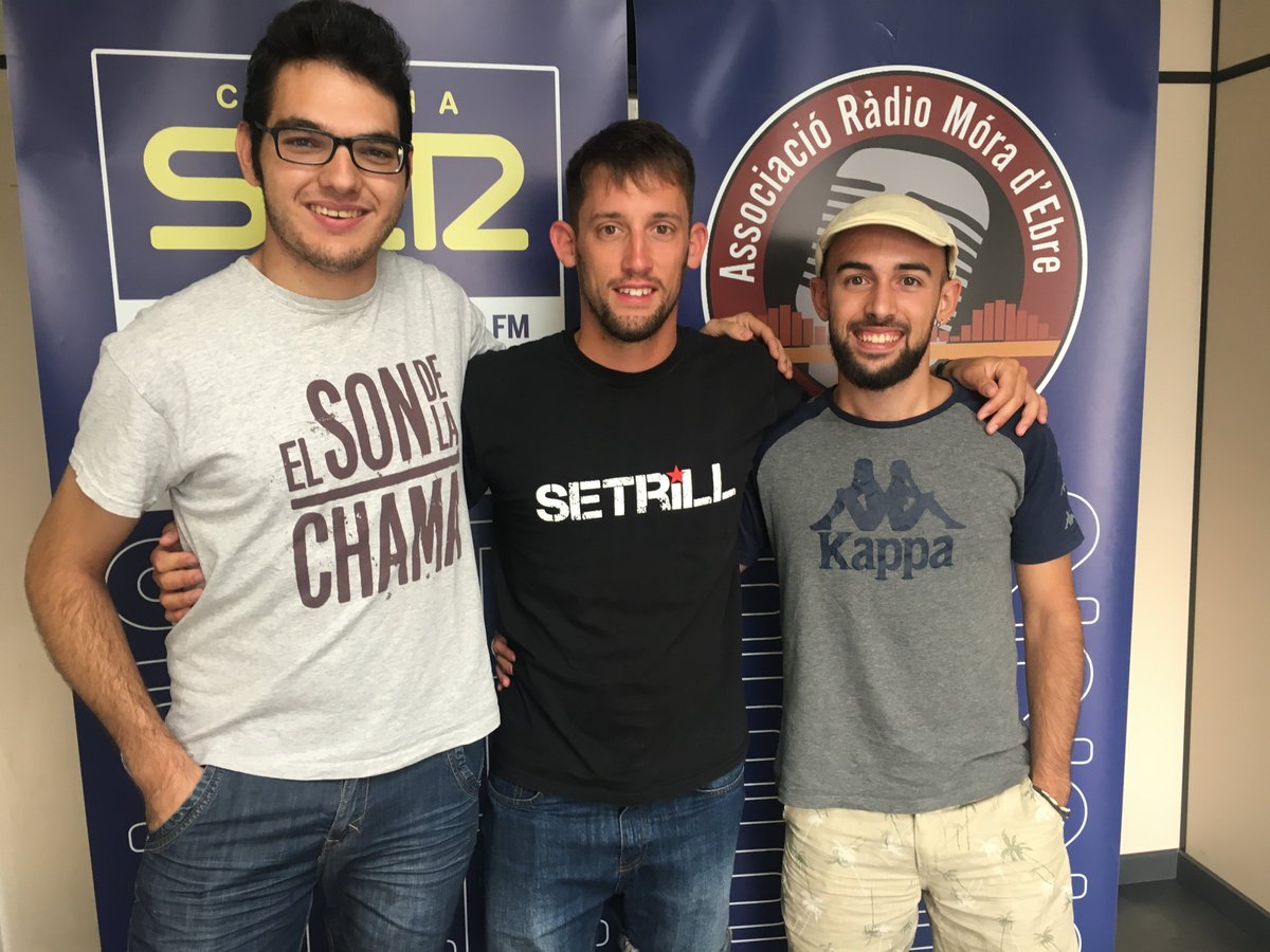 RadioMoradEbre's tweet photo. 🎸🎺🥁 Roger Masip, Oriol Vives i Andreu Roca dels @SetrillBand ens han visitat per parlar dels projectes de la banda i del concert jove que aquest dimarts 20 d’agost faran a l’Illa de Saurí de Móra d’Ebre @Ajmoradebre  amb els Pepet i Marieta. #Setrill

▶️https://t.co/03NPuQPESW https://t.co/8FvDNC3g0N