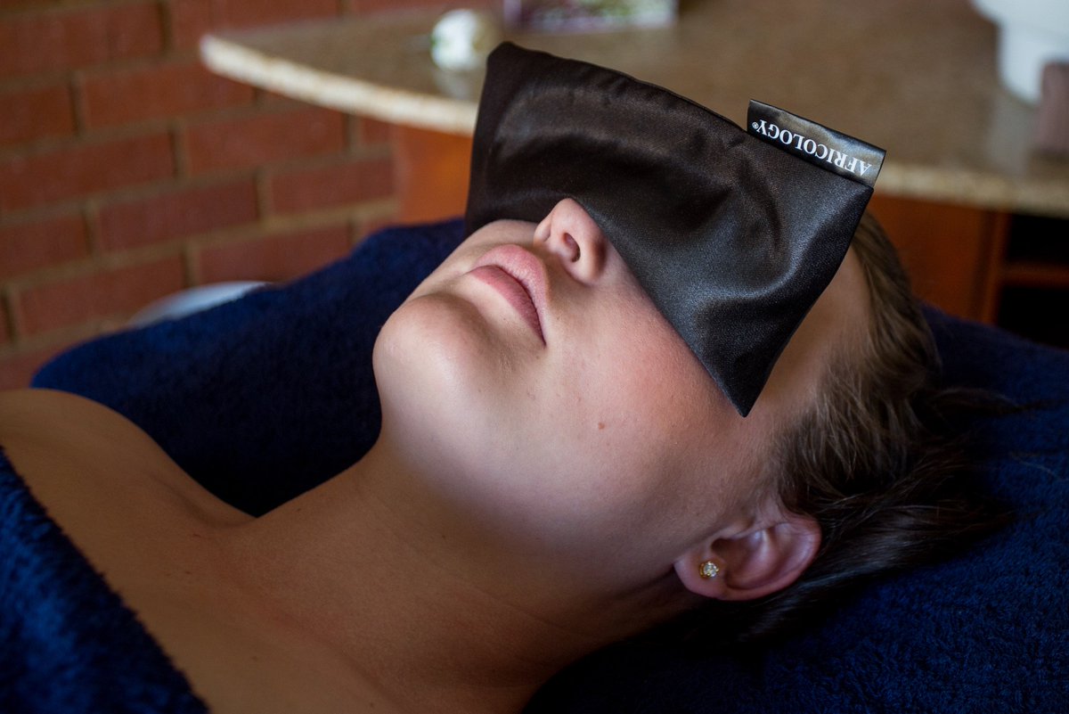 EuphoriaGolfEst's tweet photo. This could be you but “laptop ere keng mo ngwaneng” 😂😂😂😂 wishing you a pleasant Monday further and a good evening, our amazing spa is open #spa #relax #relaxation #stressfree #relief #calm #calmreflection #vacation #break #baecation https://t.co/QKZ4h5zJvX