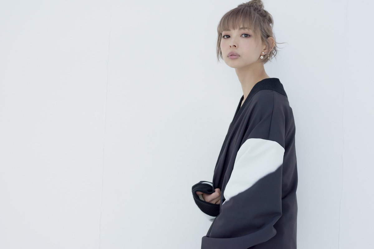 some0658's tweet photo. 4th collection【 表裏のエラッタ 】

「 Chaos suead pullover 」

model :: 最上もが(@mogatanpe)

https://t.co/AjrrEkuZP8 https://t.co/9j3xNQsCd0
