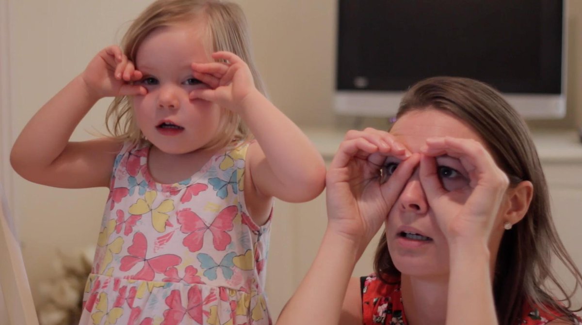 easypeasyapp's tweet photo. Need ideas for weekend fun that don’t break the bank? 🤷‍♂️ 🤷‍♀️ 
EasyPeasy sends you game ideas to play with your 2-5-year-old! 👏 Get access from our website: https://t.co/CAQ9M7dvHm not from app stores. 
#LearnThoughPlay #EarlyYears https://t.co/krJYvqg640