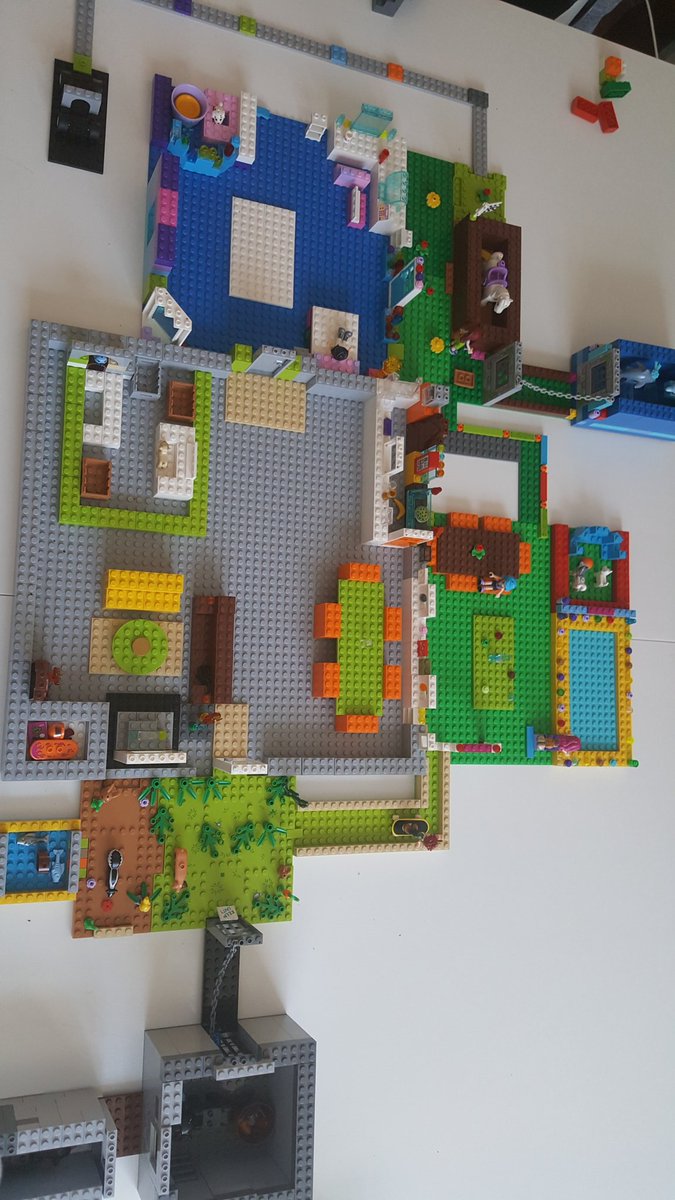 slorfin's tweet photo. more lego building....share your recent lego creation #lego #ididthis https://t.co/vFM8GI2LjO