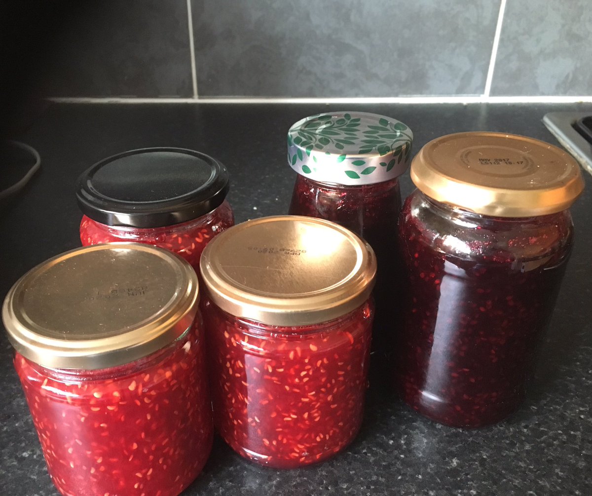 SarahMi92475316's tweet image. Productive morning making jam using blackberries picked @YMCATaunton  and raspberries from a surplus collection. All ready for the young people to try #holidayactivities tomorrow.
#homemade #silverspoon