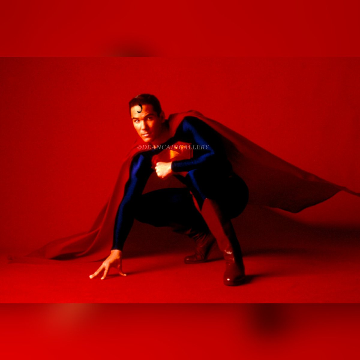 DeanCainGallery's tweet image. Been adding the #superman curl to @RealDeanCain promotional photos of #LoisAndClark! #justabitoffun