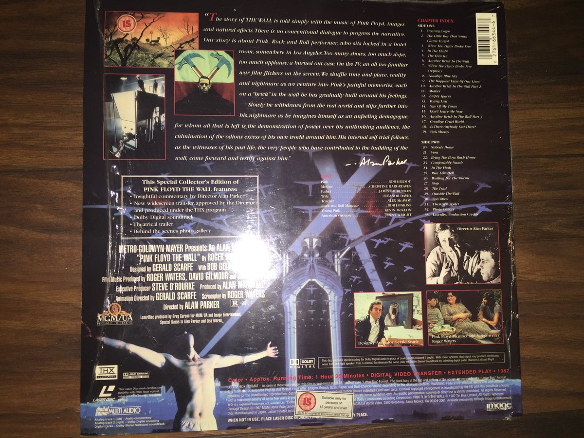 The amazing Pink Floyd - The wall on laserdisc with THX and AC3. Contains exclusive directors commentary. Must own. 👍🏻