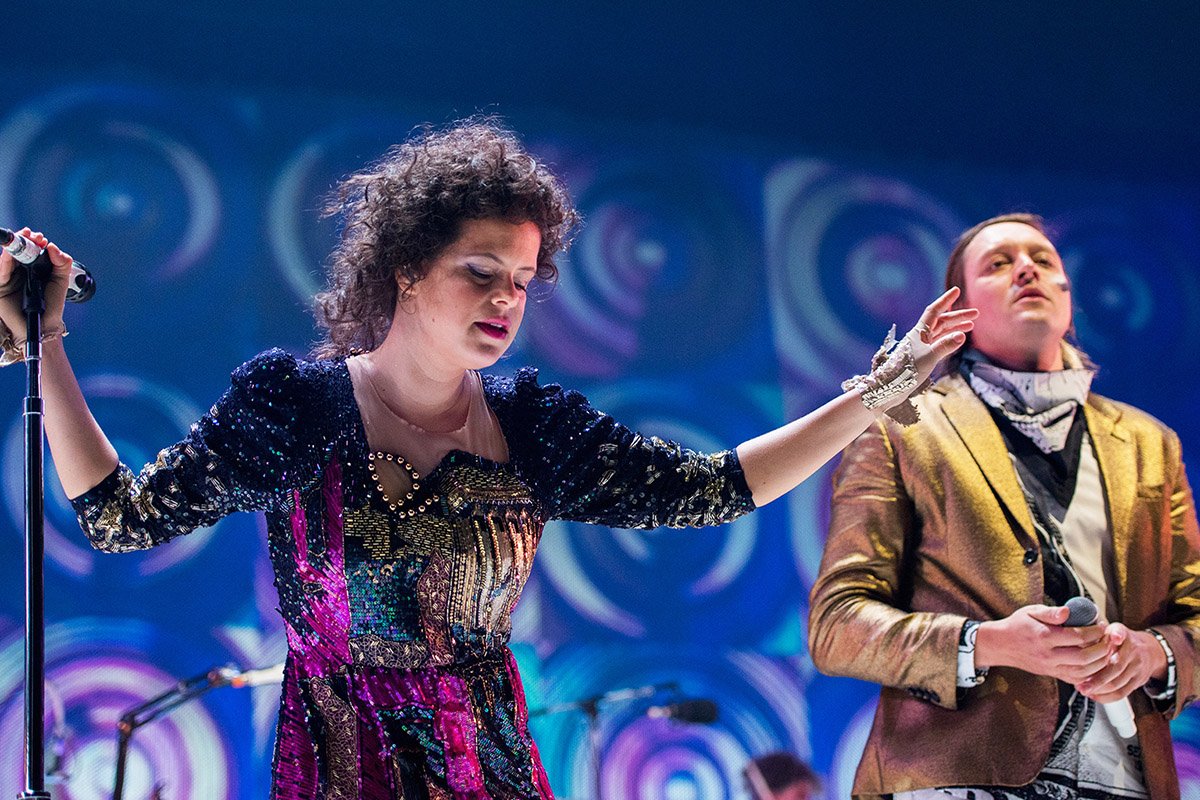 Feliz Cumpleaños Régine Chassagne! Happy Bday Régine Chassagne!  