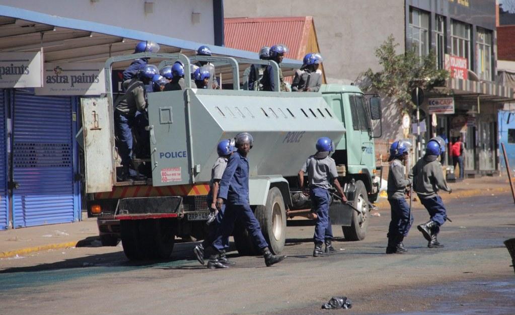 allafrica's tweet photo. Zimbabwe Opposition Politician Coltart Bemoans Culture of Violence @thestandardzim : https://t.co/N4c0eVkrC1 #Zimbabwe @DavidColtart @PoliceZimbabwe #ZimProtests #MDCDemo #Zim https://t.co/9v6mj0CBDS