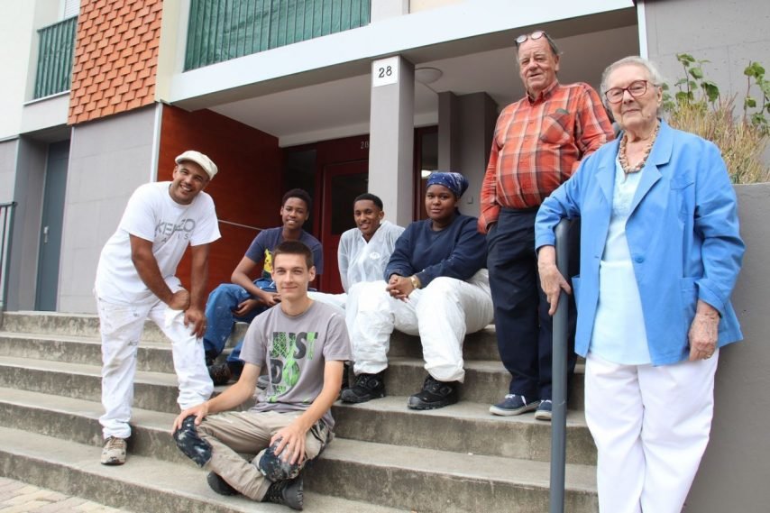 Bravo aux jeunes de #Franconville mobilisés par <a href="/Aiguillage/">l'aiguillage</a> en juillet ! Certains ont donné un coup de fraîcheur aux appartements de certains locataires, tandis que d'autres s'investissaient dans un chantier-troc ! bit.ly/2ZfwCbA &amp; bit.ly/2ZdEo5T ac <a href="/fh_officiel/">Francehabitation</a>