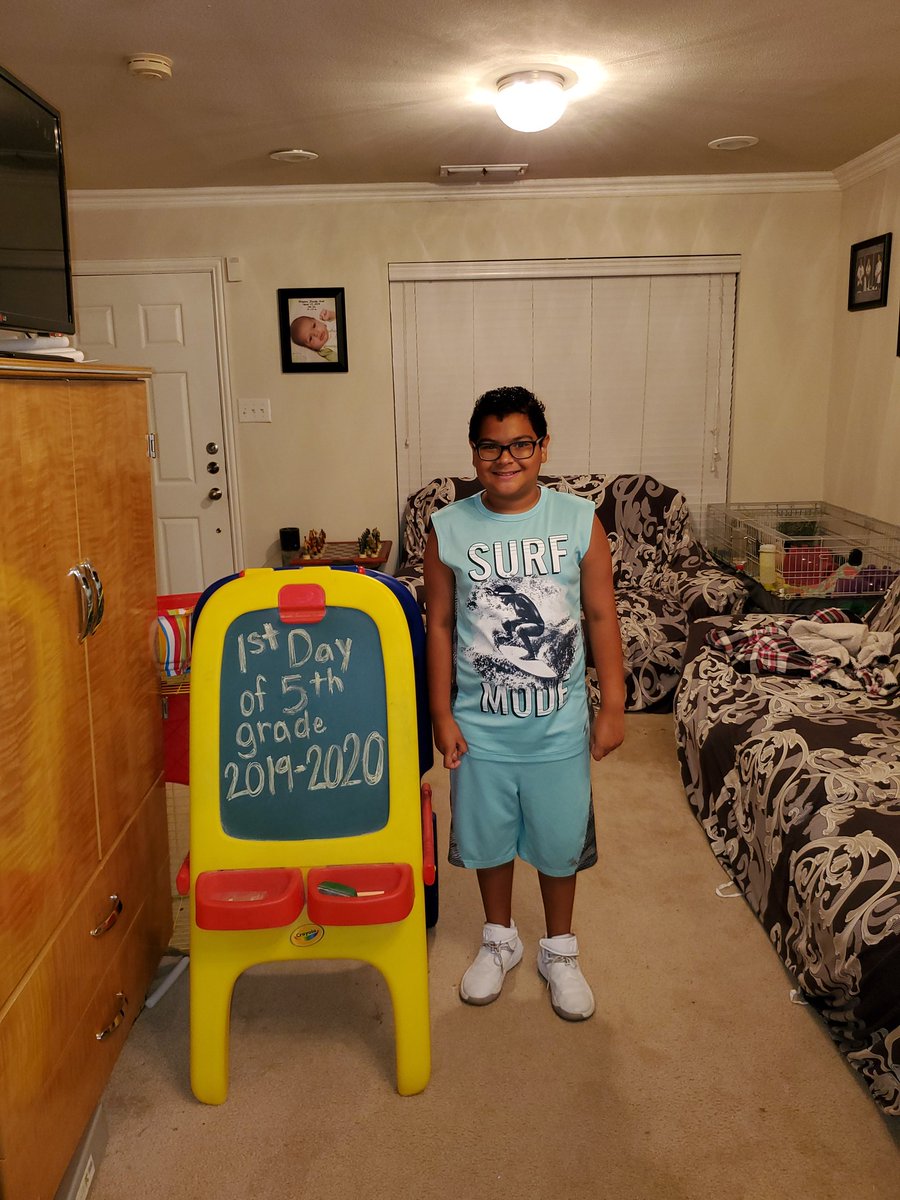 debiscott13's tweet photo. Brayden's last 1st day @GarnerFineArts #GPISDfirstday ππ His 1st day of 5th grade! Where did the time go? πππ₯ @AFNTX18u https://t.co/V0LJ9WRrAv