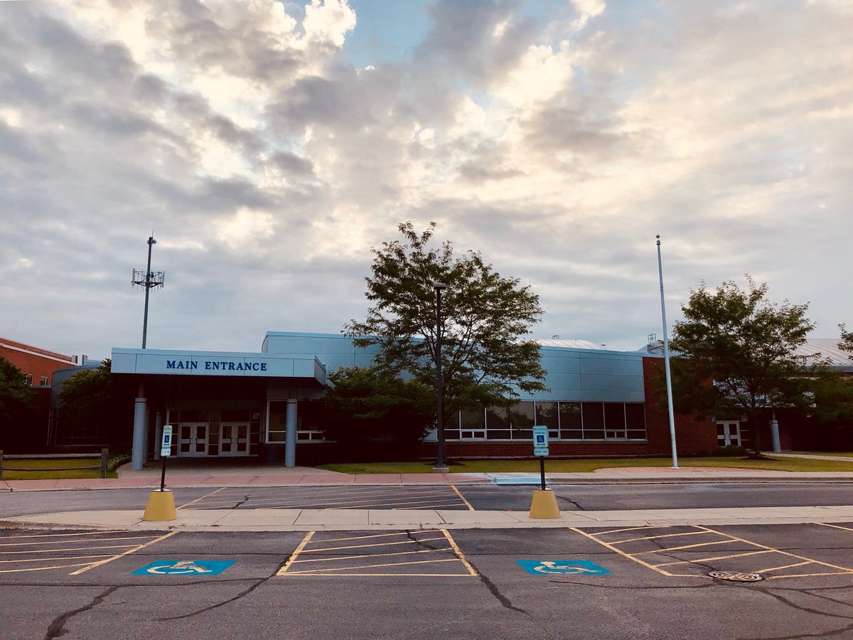 CCSD46's tweet photo. It's almost time! We're welcoming our teachers and staff back to school today for the 2019-2020 school year!! #OneDistrictOneDirection #OneD46 #D46firstday https://t.co/JvCByS3Wgt