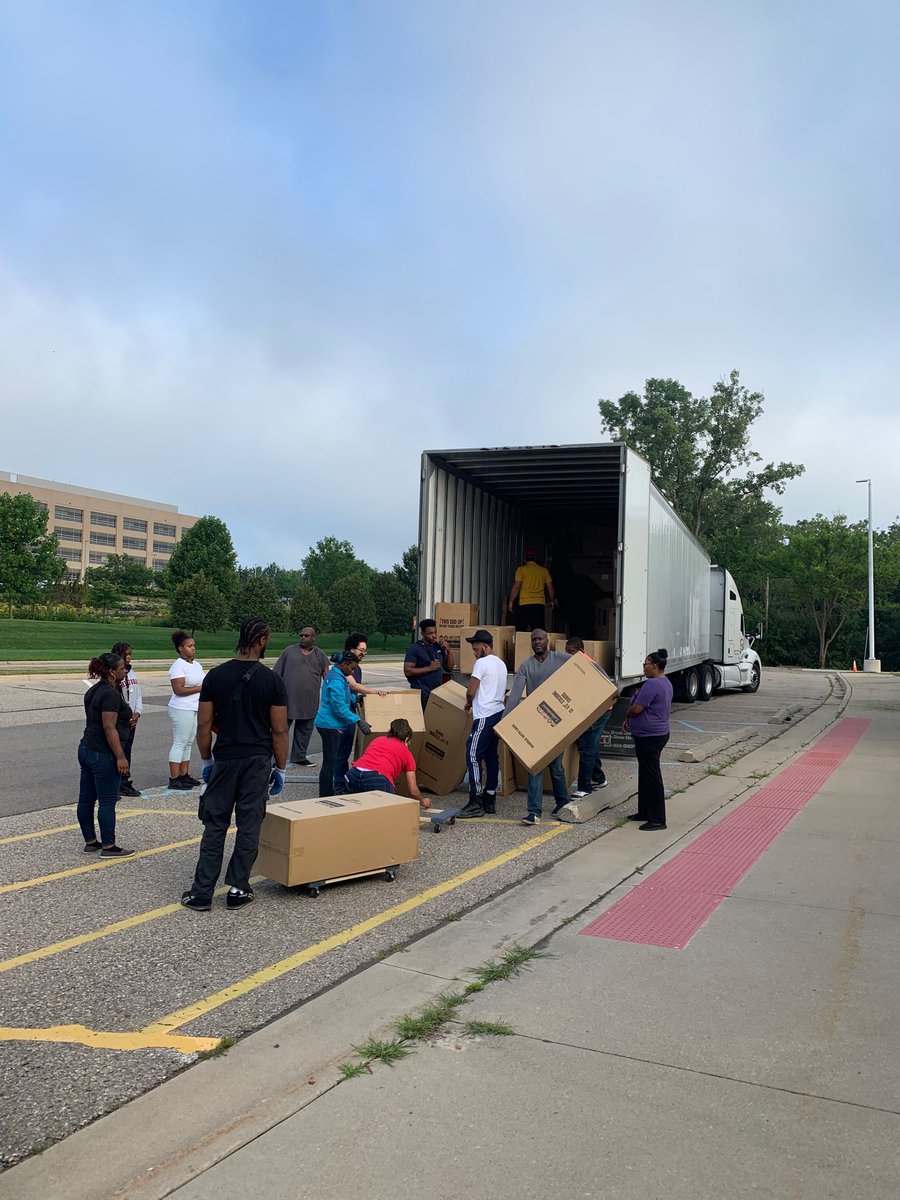 A2Preschool's tweet photo. Truck 1 is here. New classroom furniture for AAPS Preschoolers at Westerman. ⁦@A2SchoolsSuper⁩ ⁦@LakeshoreLM⁩ #a2breakthrough https://t.co/mSw7cdaP99