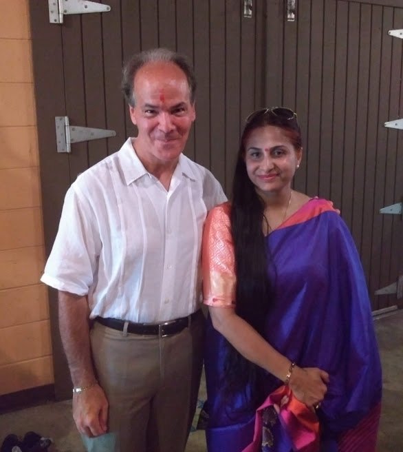 ScalaJoseph's tweet photo. An honor &amp; privilege to sing our #NationalAnthem and be a part of IndiaFest Milwaukee 2019.  With the great Architect of this Event, Purnima Nath, and an honor to stand with our Hispanic Veterans of the American GI Forum. #IFM2019 #IndiaDayWI #DICCE #IndiaFestMke https://t.co/CWSsse4iT5